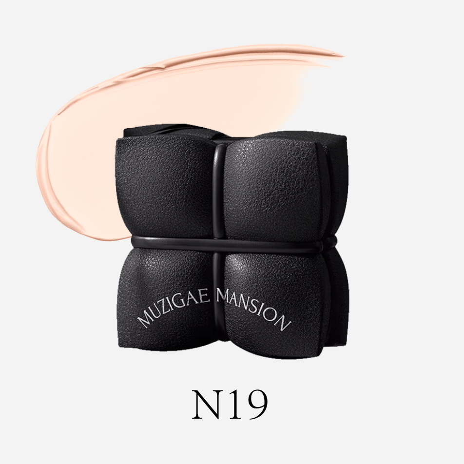 MUZIGAE MANSION Sleek Matt Cushion N19, custodia nera con campione di fondotinta beige chiaro